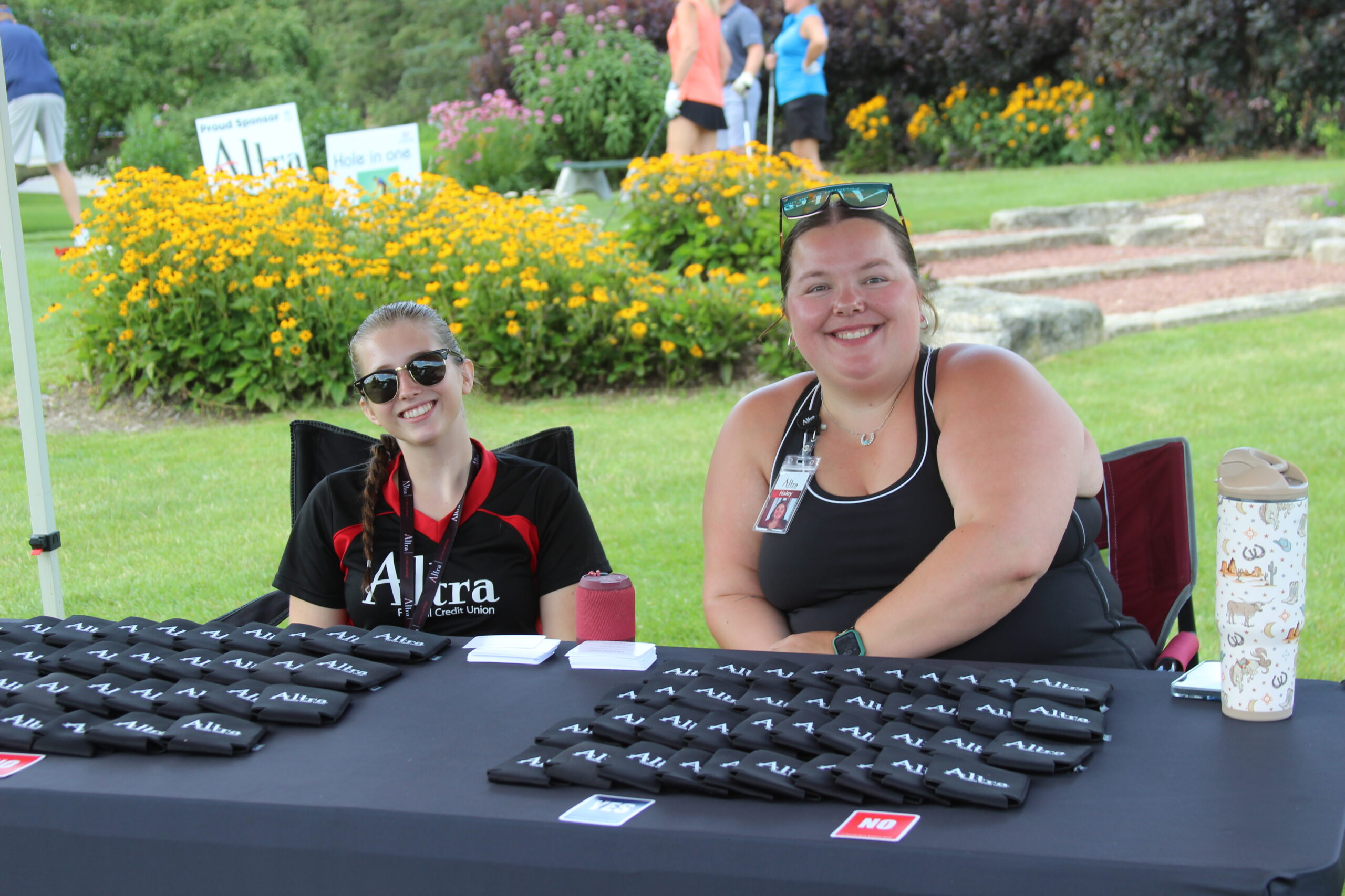 Media3 Altra Merch Table